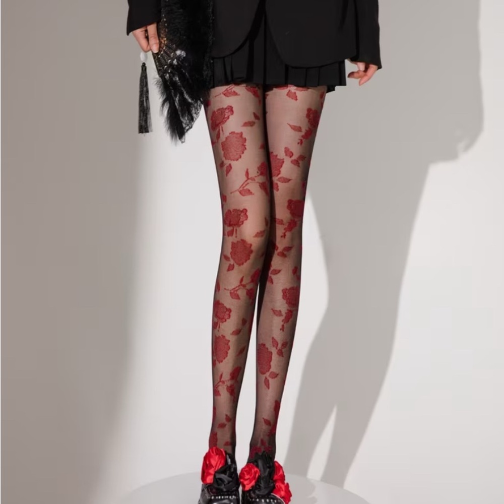 Elegant Floral Red Tights - Picture 2 of 3